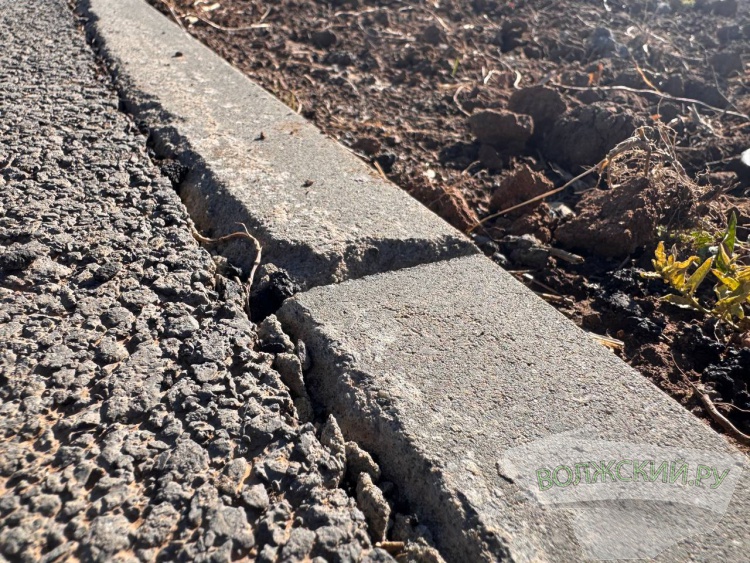 Недоступная спортплощадка и разрушенные бордюры: пустырь в парке «Волжский» преобразился за счет ФКГС