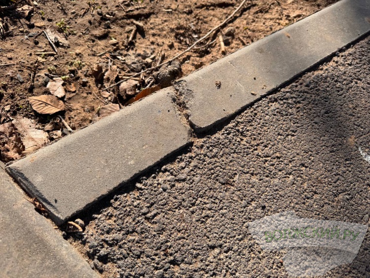 Недоступная спортплощадка и разрушенные бордюры: пустырь в парке «Волжский» преобразился за счет ФКГС