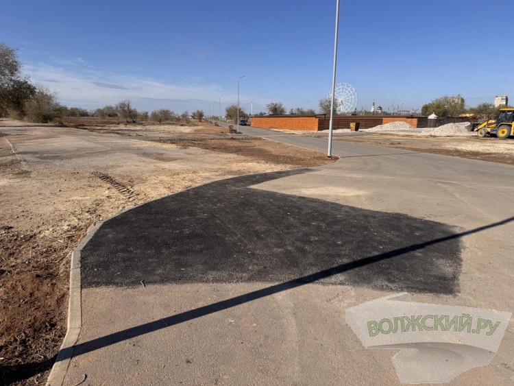 Недоступная спортплощадка и разрушенные бордюры: пустырь в парке «Волжский» преобразился за счет ФКГС