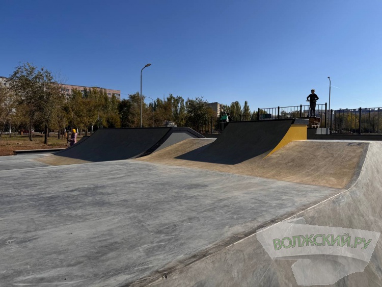 Недоступная спортплощадка и разрушенные бордюры: пустырь в парке «Волжский» преобразился за счет ФКГС