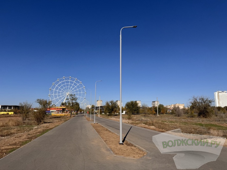 Недоступная спортплощадка и разрушенные бордюры: пустырь в парке «Волжский» преобразился за счет ФКГС