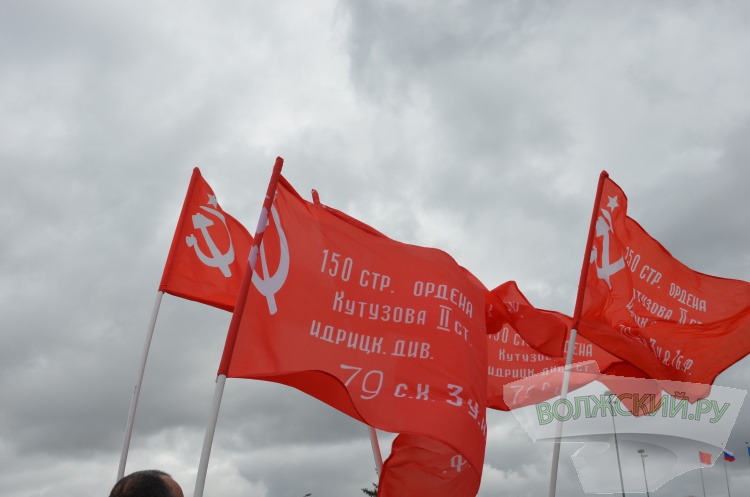 «Низкий поклон всем»: в Волжском почтили память героев и жертв Великой Отечественной войны