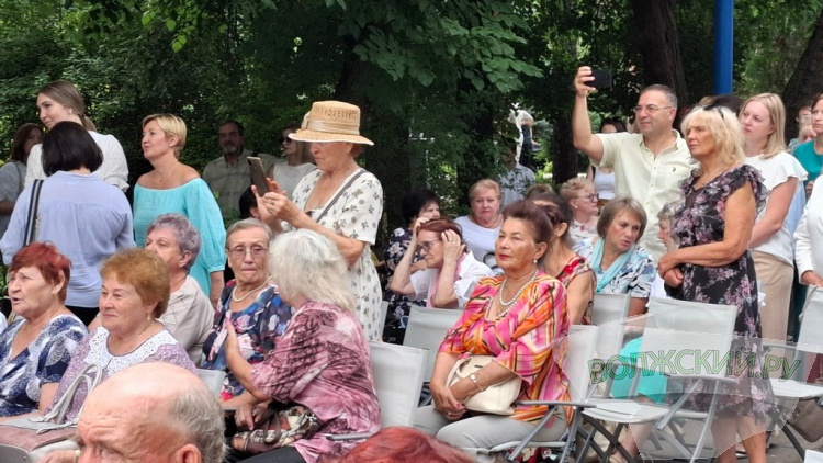 По числу первостроителей: в день рождения Волжского анонсировали высадку 17 тысяч вязов