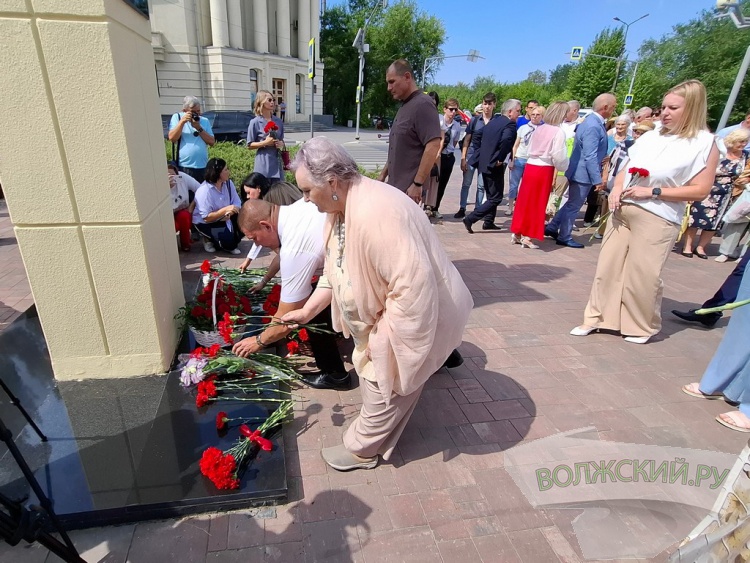 По числу первостроителей: в день рождения Волжского анонсировали высадку 17 тысяч вязов
