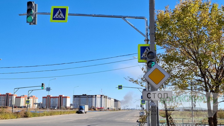 Прячущиеся знаки, разбитые дорожки и старые бордюры: в Волжском завершили ремонт улицы им. генерала Карбышева