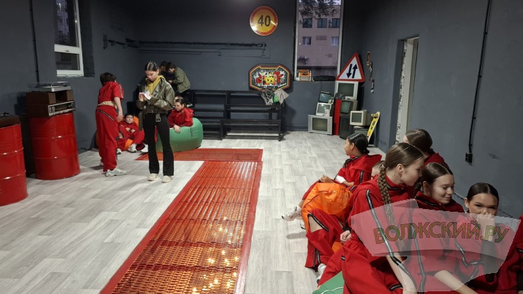 «Сохранили гаражную тематику»: в Волжском открыли новое молодежное пространство