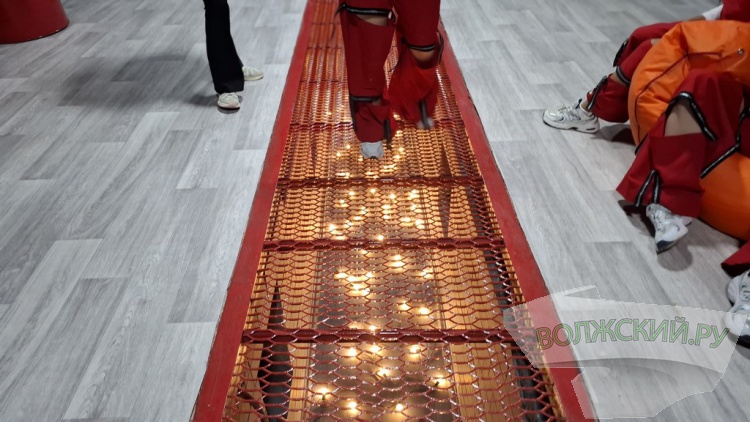 «Сохранили гаражную тематику»: в Волжском открыли новое молодежное пространство