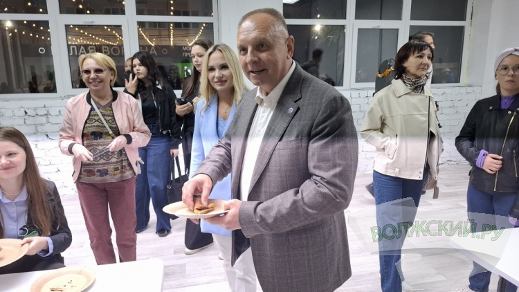 «Сохранили гаражную тематику»: в Волжском открыли новое молодежное пространство