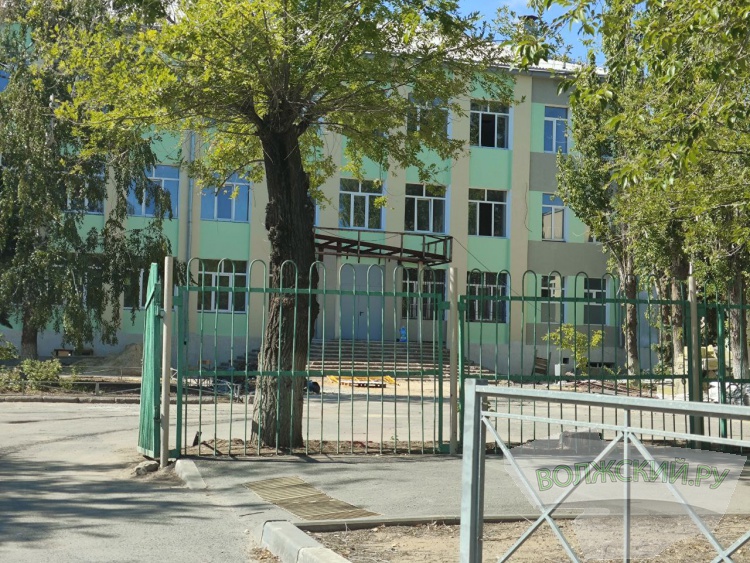 В мэрии Волжского забыли про капремонт двух школ?
