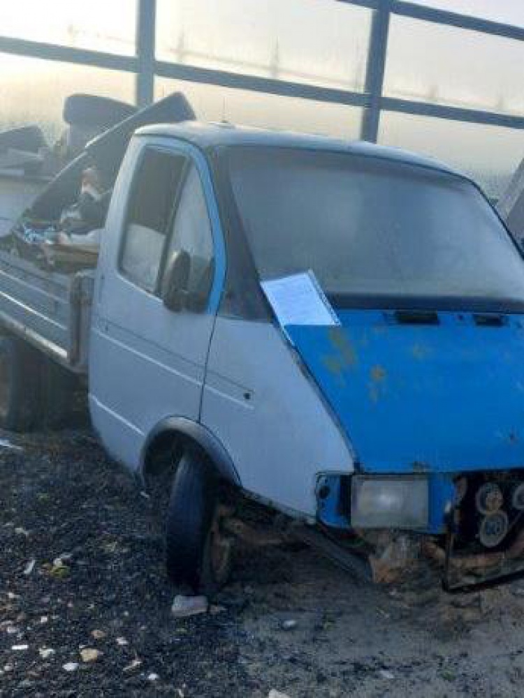 В микрорайоне Южный нашли целое «кладбище» ржавых останков автомобилей