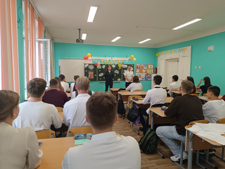 Волжских школьников предупредили о рисках езды по городу на питбайках