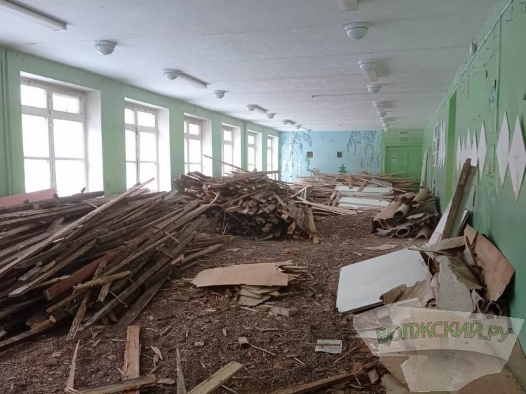 В Волжском обещают за 9 месяцев «откапиталить» корпус школы № 19