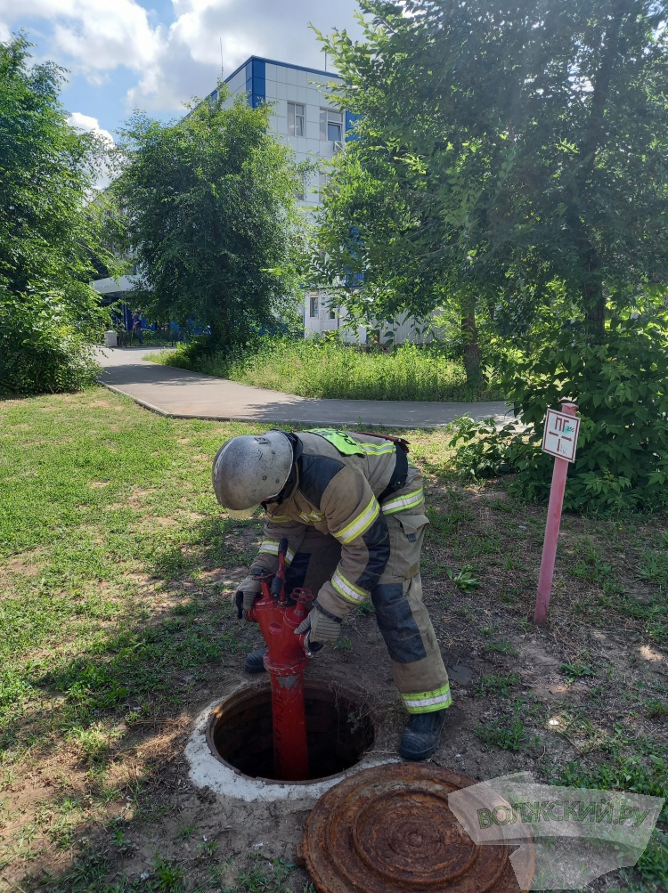 Волжские пожарные провели учения в Пенсионном фонде