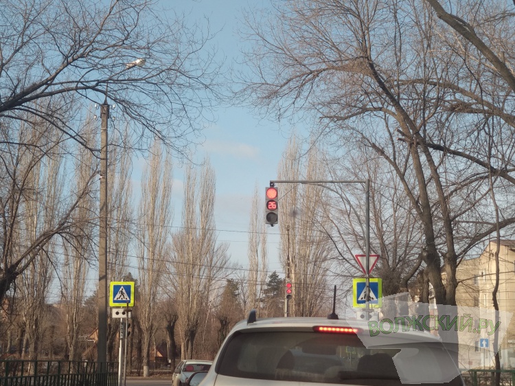 В Волжском перенастраивают светофоры на 15 перекрестках 3.238.250.73 