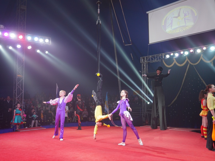 На открытие циркового фестиваля в Волжский приехали мировые звезды цирка 18.208.132.74 