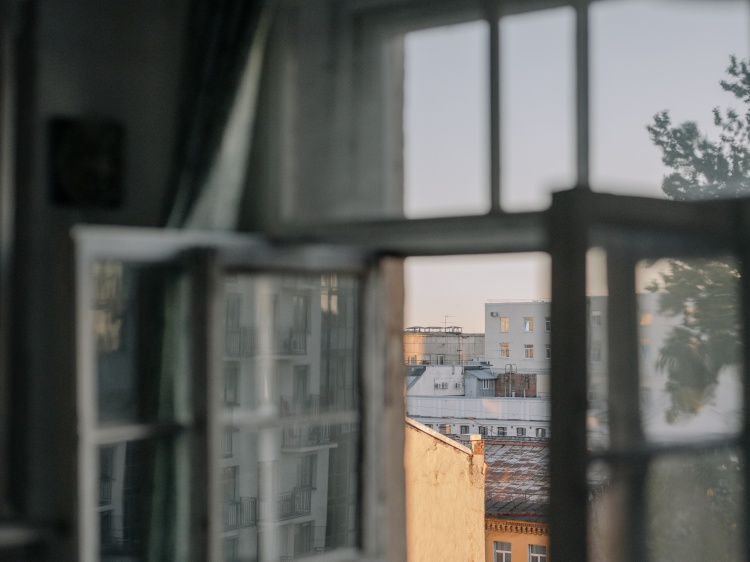 Окна миграционного отдела полиции Волжского закуют в металлические решетки 44.197.111.121 