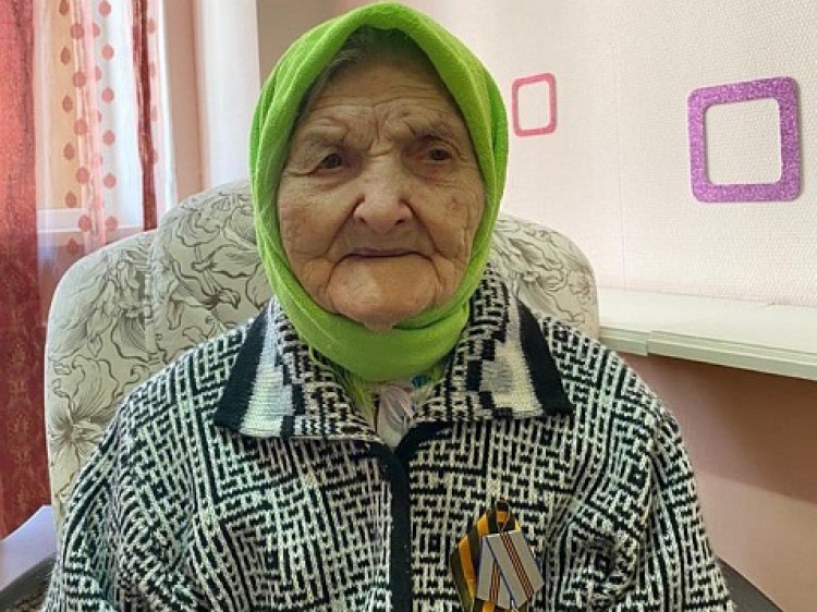 Прививку от COVID-19 сделали 106-летней жительнице Волгоградской области 3.235.228.219 