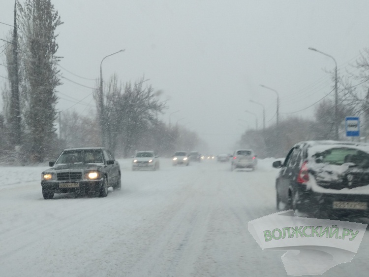 На Волгоградскую область надвигается сильный снегопад с метелью