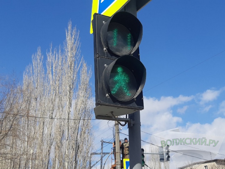 В соответствии с ГОСТ: мэрия Волжского отвергает жалобы жильцов на громкий светофор