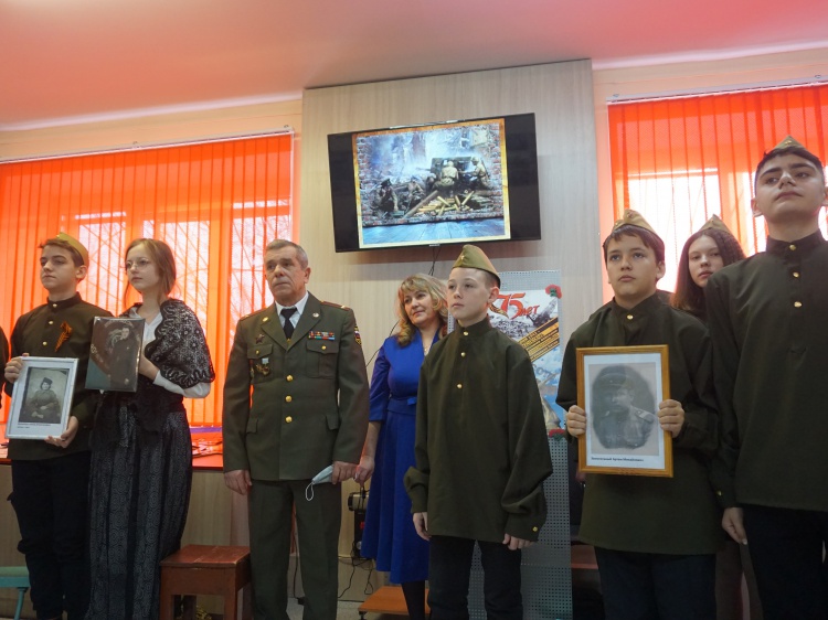 В школах Волжского вспоминают Сталинградскую битву 18.207.136.189 