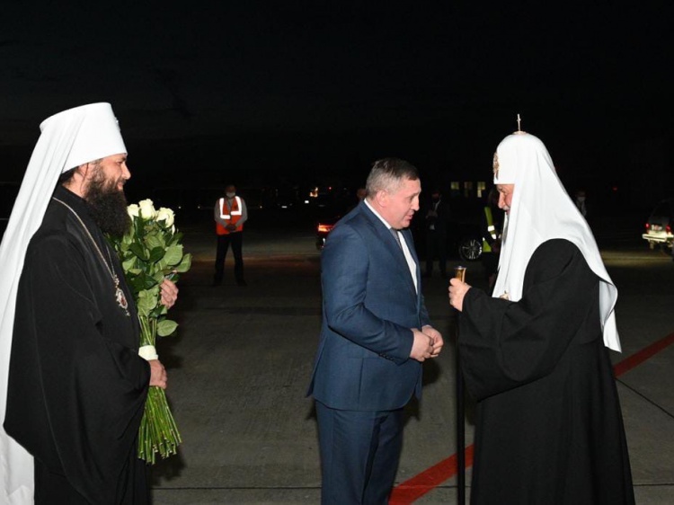 В Волгоград прибыл патриарх Кирилл 3.229.124.74 