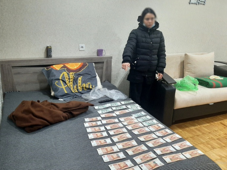 В Волгограде задержали 19-летнюю пособницу телефонных мошенников 3.238.199.4 