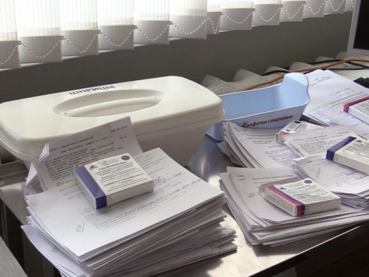 В Волгограде задержали медсестру, подделавшую прививочный сертификат 35.172.223.251 
