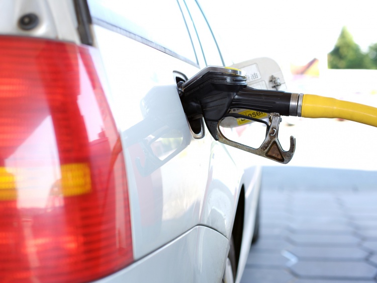 В регионе цены на бензин обновили очередной максимум 18.232.56.9 