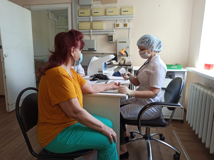 В Волгоградской области начали прививать от COVID-19 пациентов стационаров 100.24.115.215 