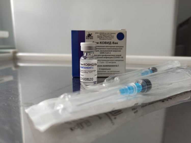 Молодого терапевта из Волгограда поймали на фальсификации прививок от коронавируса 18.232.56.9 