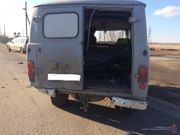 В Волжском 23-летний водитель влетел в попутный «УАЗ» 35.172.230.154 
