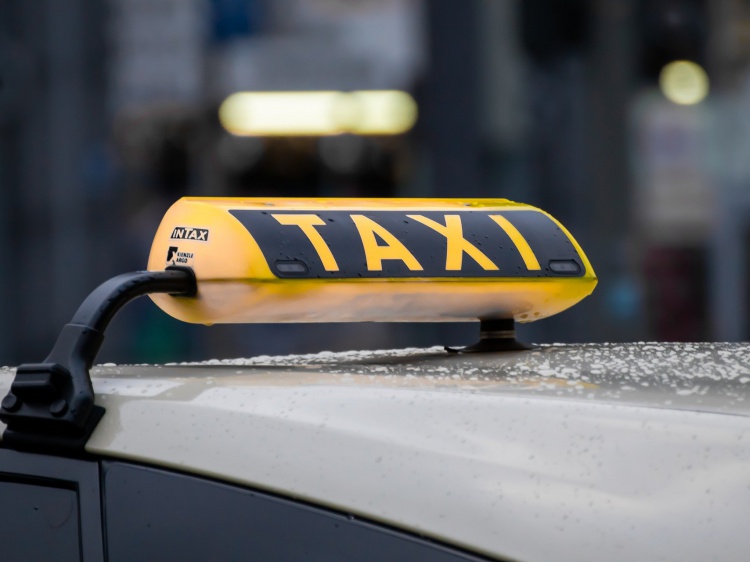 В Волжском нашли нарушителей среди водителей такси и маршруток