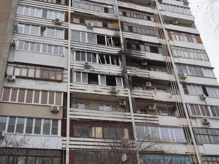 В Волжском из-за непотушенной сигареты сгорели шесть балконов 52.203.18.65 