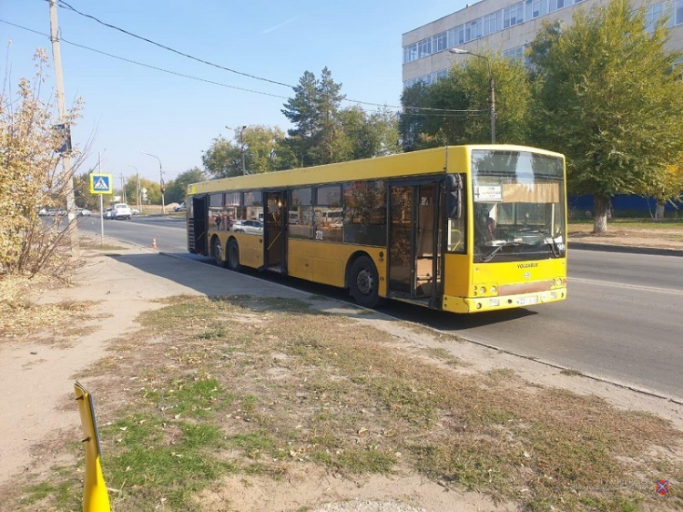 В Волжском перенесли очередную автобусную остановку