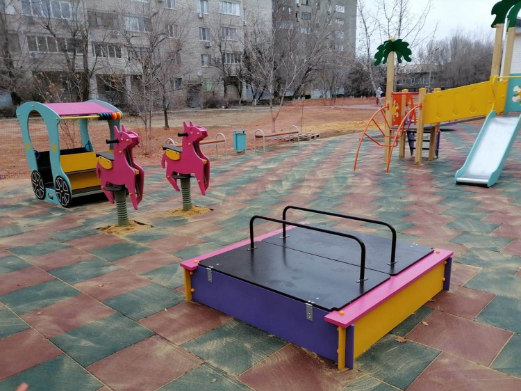 В Волжском появился многофункциональный детский комплекс с закрытой песочницей 3.236.225.157 