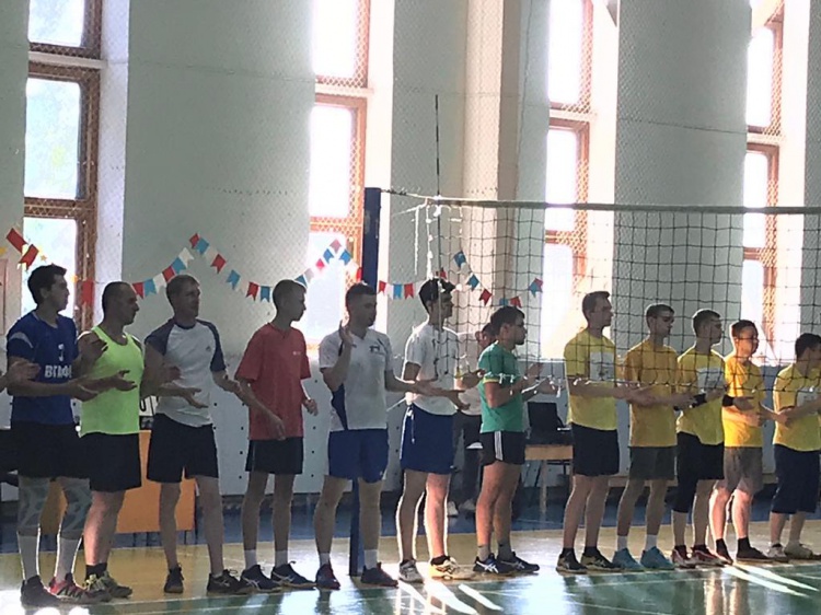 В Волжском выбирают «королей» волейбола 3.238.24.209 