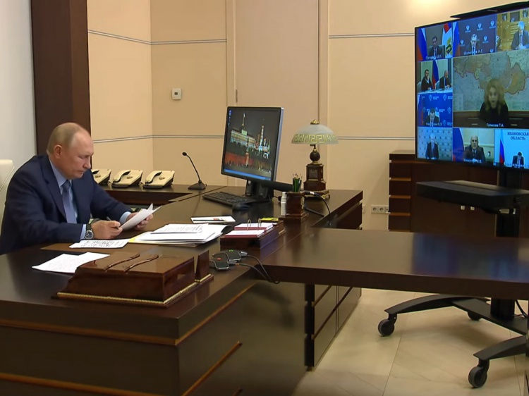 Владимир Путин поддержал введение локдауна на всей территории страны 3.238.199.4 