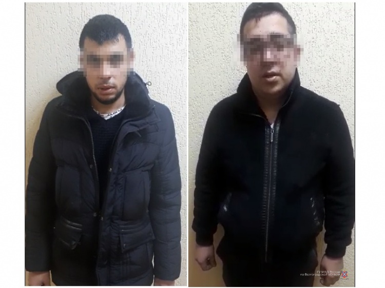 Волгоградские полицейские задержали пензенцев, имитирующих жриц любви 35.172.230.154 