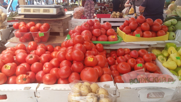 Битва за овощи: в Волжском магазины и рынки снижают цены