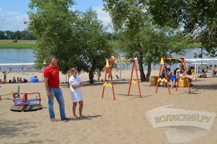 Гидроциклы и игры на пляже: Волжский продолжает отмечать день рождения