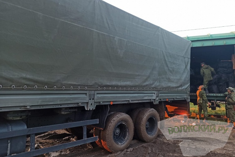 Мусоровозы и автоклубы: Волгоградская область продолжает помогать ЛНР