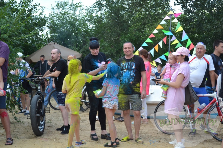 «Party на закате» в Волжском: флайборд-шоу, велопробег и вечеринка