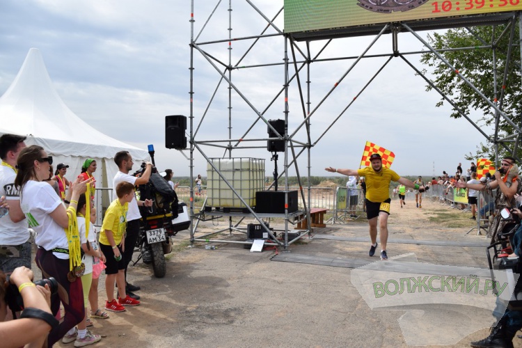 SUP-серфинг, бег и воздушные змеи: в Волжском открылся фестиваль Ultra 100