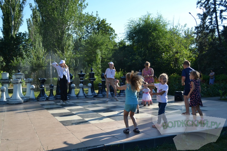 В парке «Гидростроитель» по семейному отметили День города