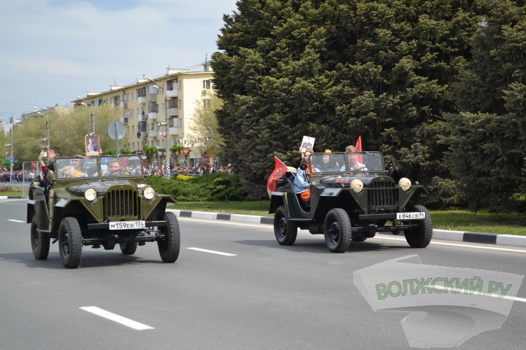 В Волжском прошёл парад в честь Дня Победы