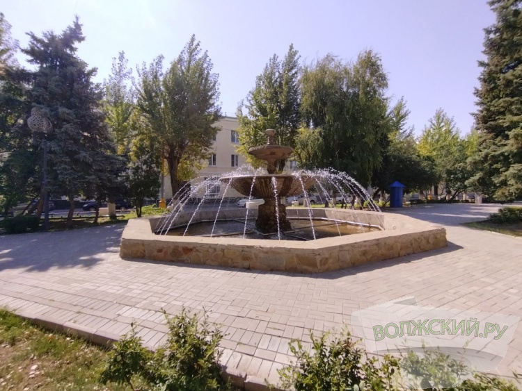 В Волжском пытаются перестроить знаковый фонтан в исторической части города