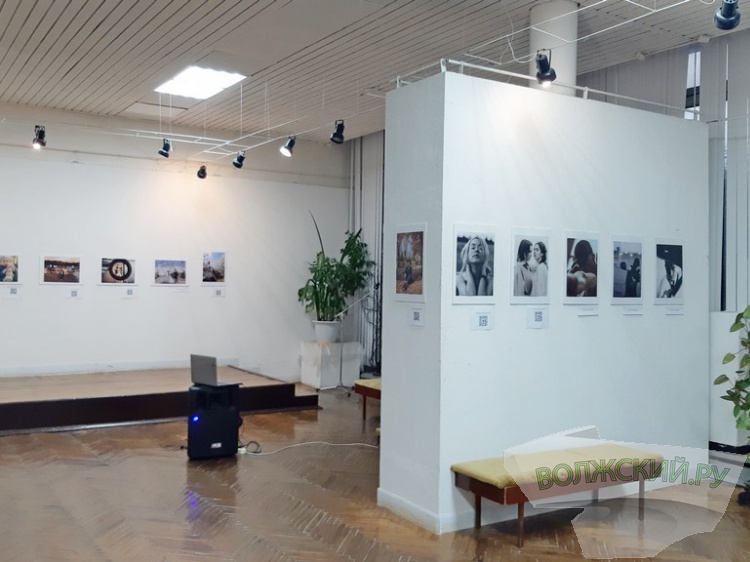 В Волжском пройдет отчетная выставка юных художников