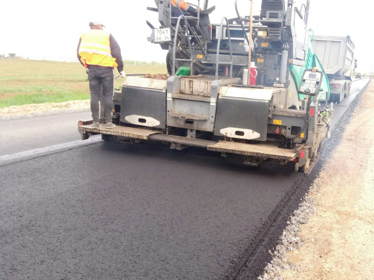 Дорожный ремонт в Волжском выполнен на треть