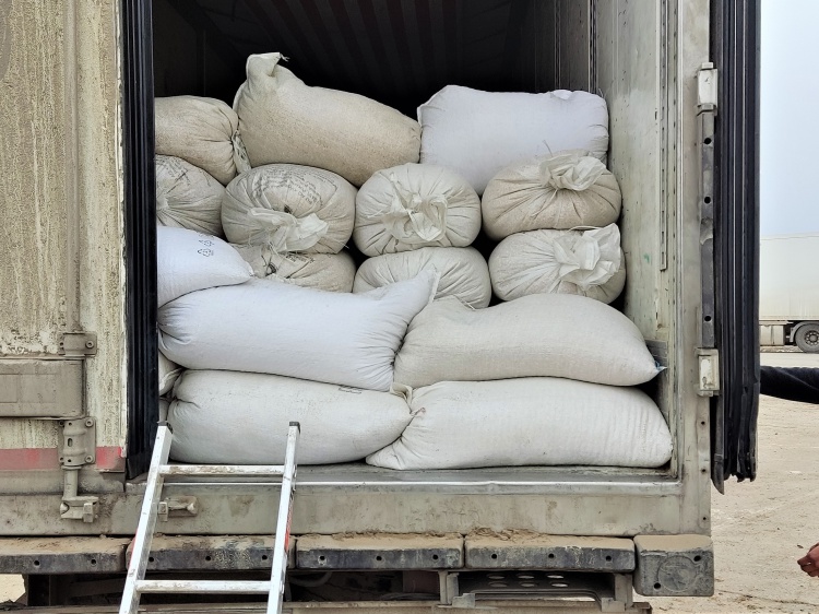 Из России в Казахстан пытались незаконно вывезти около 30 тонн сахара 3.239.6.58 