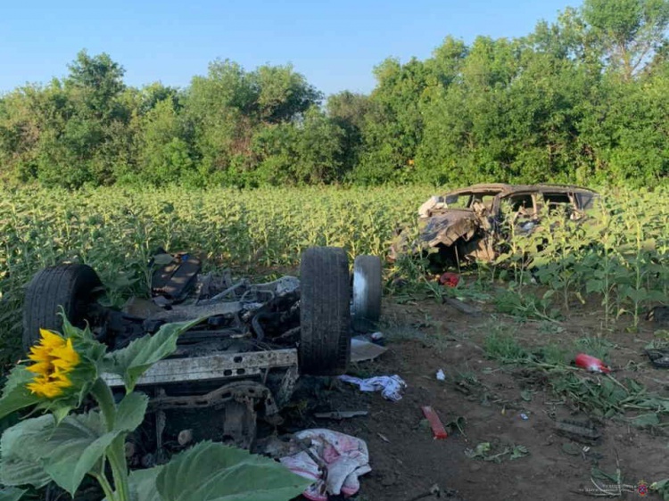 Кузов сорвало с рамы: в Волгоградской области разбился «Land Cruiser»